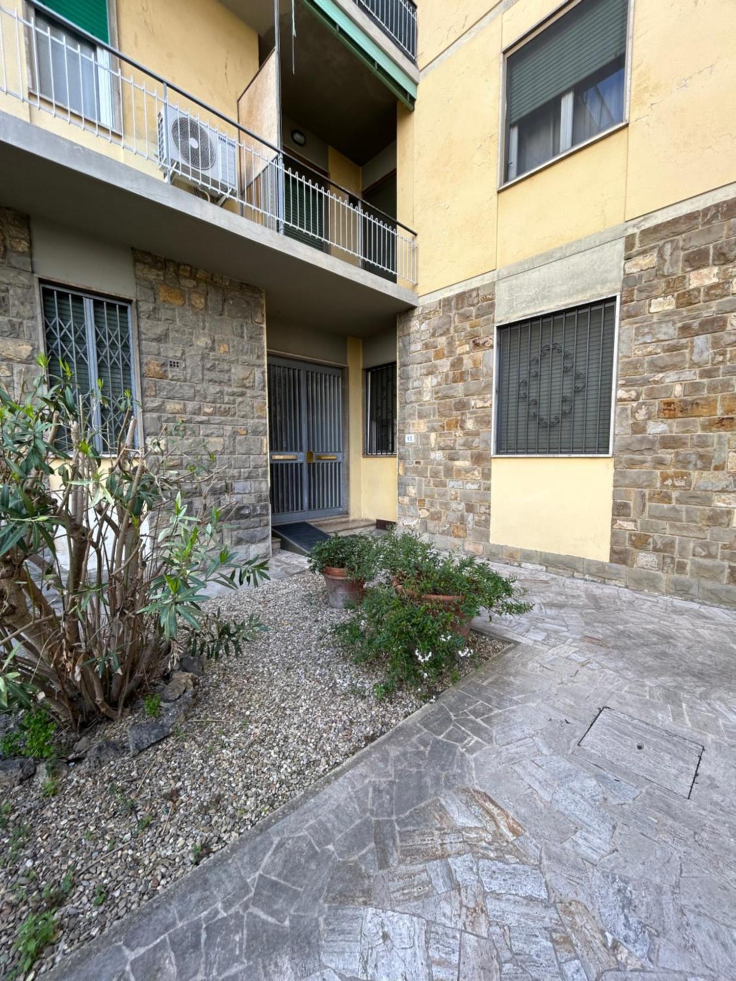 Appartamento Incantevole Con Patio Флоренция Экстерьер фото